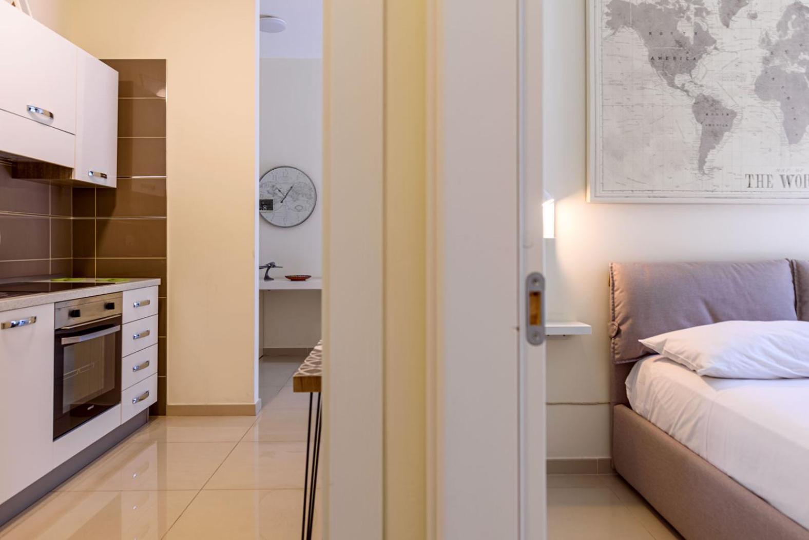 Centralflats 195 Private Apartments Бари Екстериор снимка