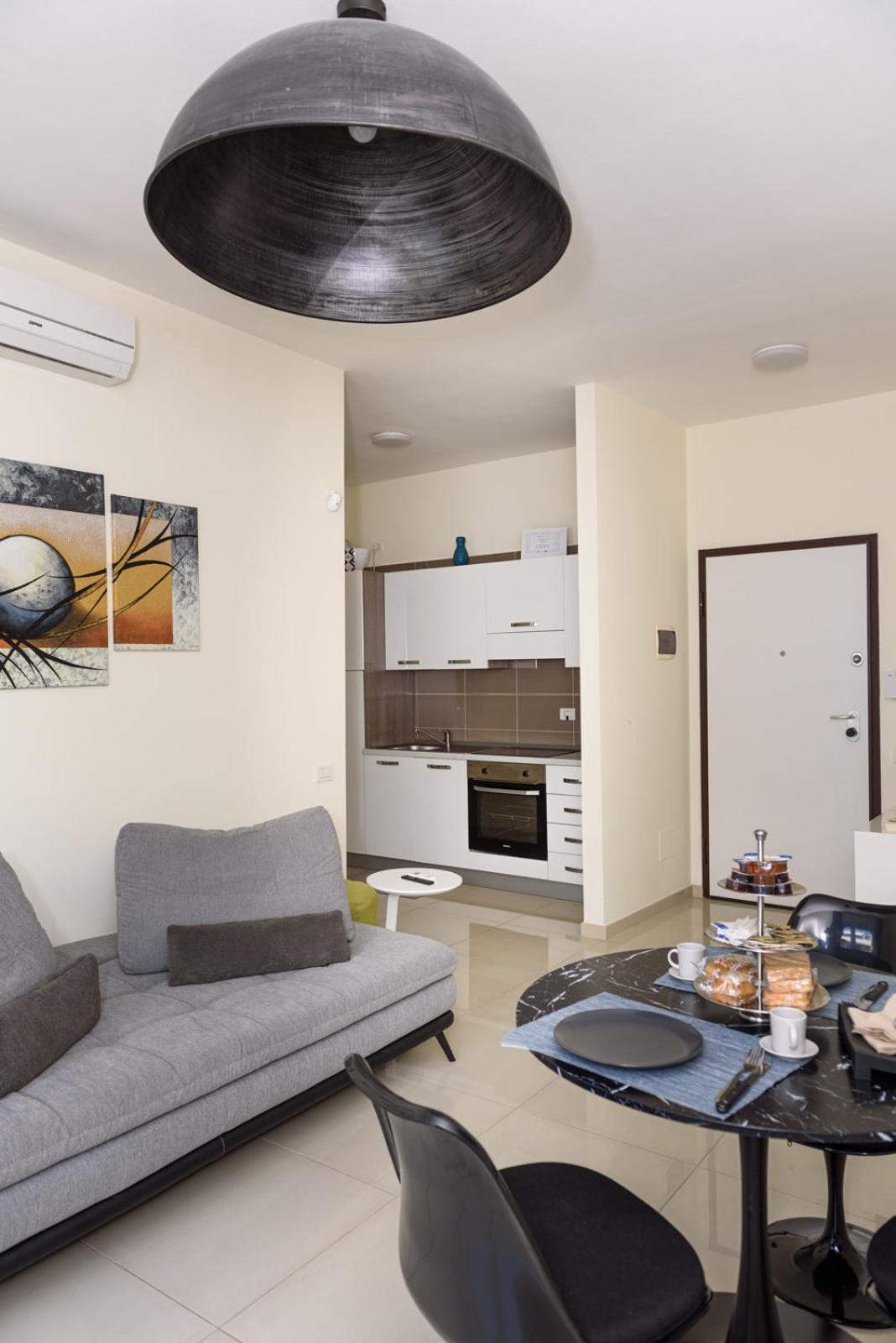 Centralflats 195 Private Apartments Бари Екстериор снимка